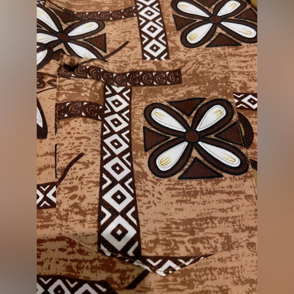 Roundy Bay Men’s Hawaiian Shirt - Picture 7 of 9